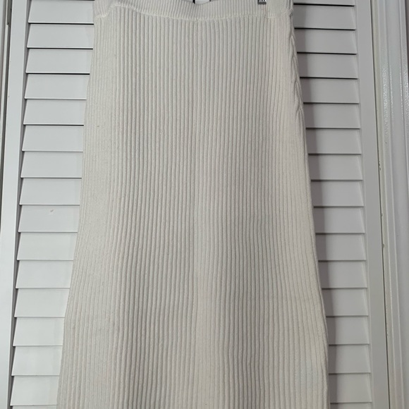 H&M Dresses & Skirts - H&M Ribbed Knit Skirt